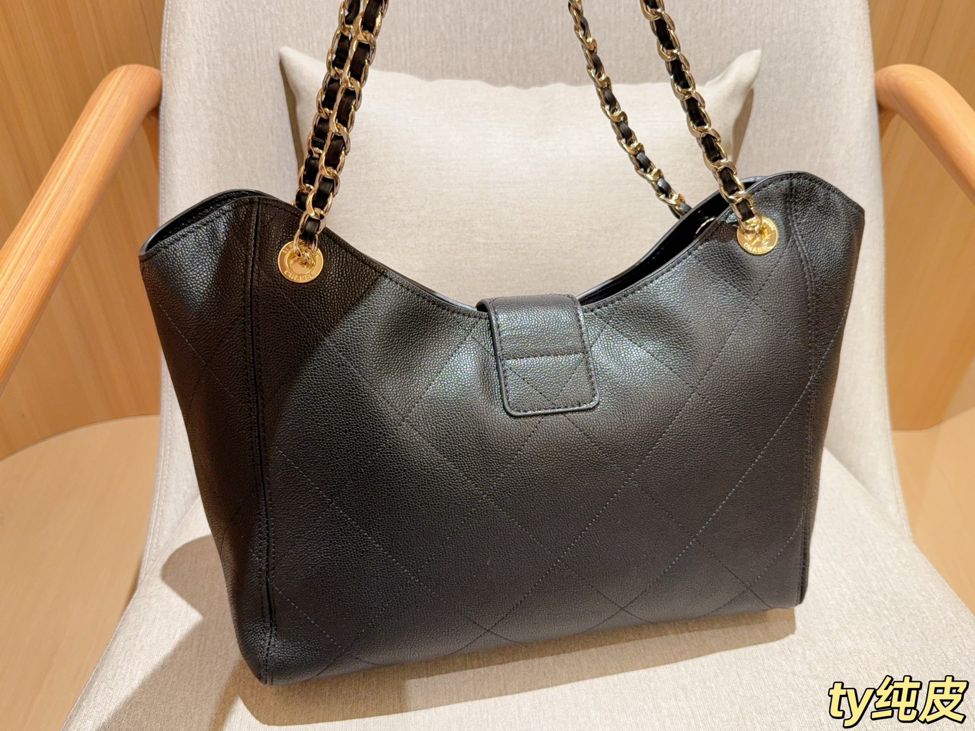 Chanel 26P Vintage Hobo Tote Bag i
