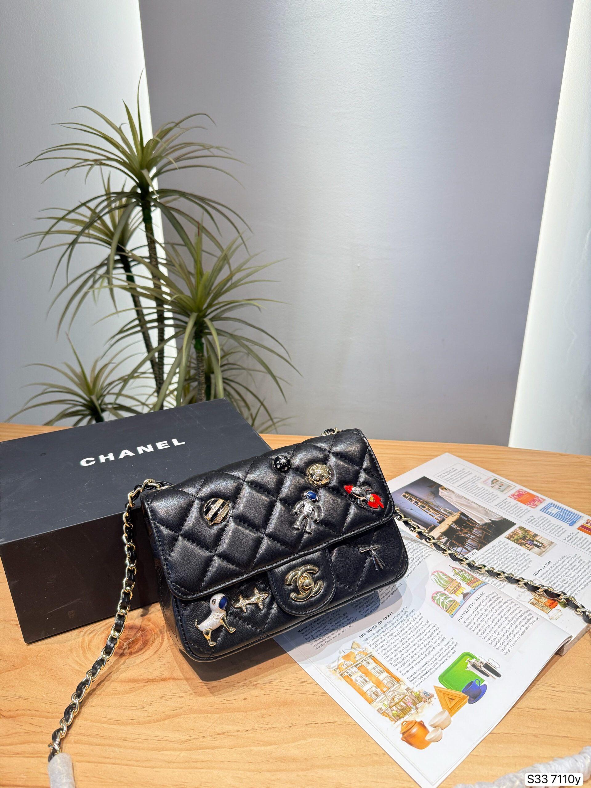 Mini Flap Bag with CC Medallion - 图片 6