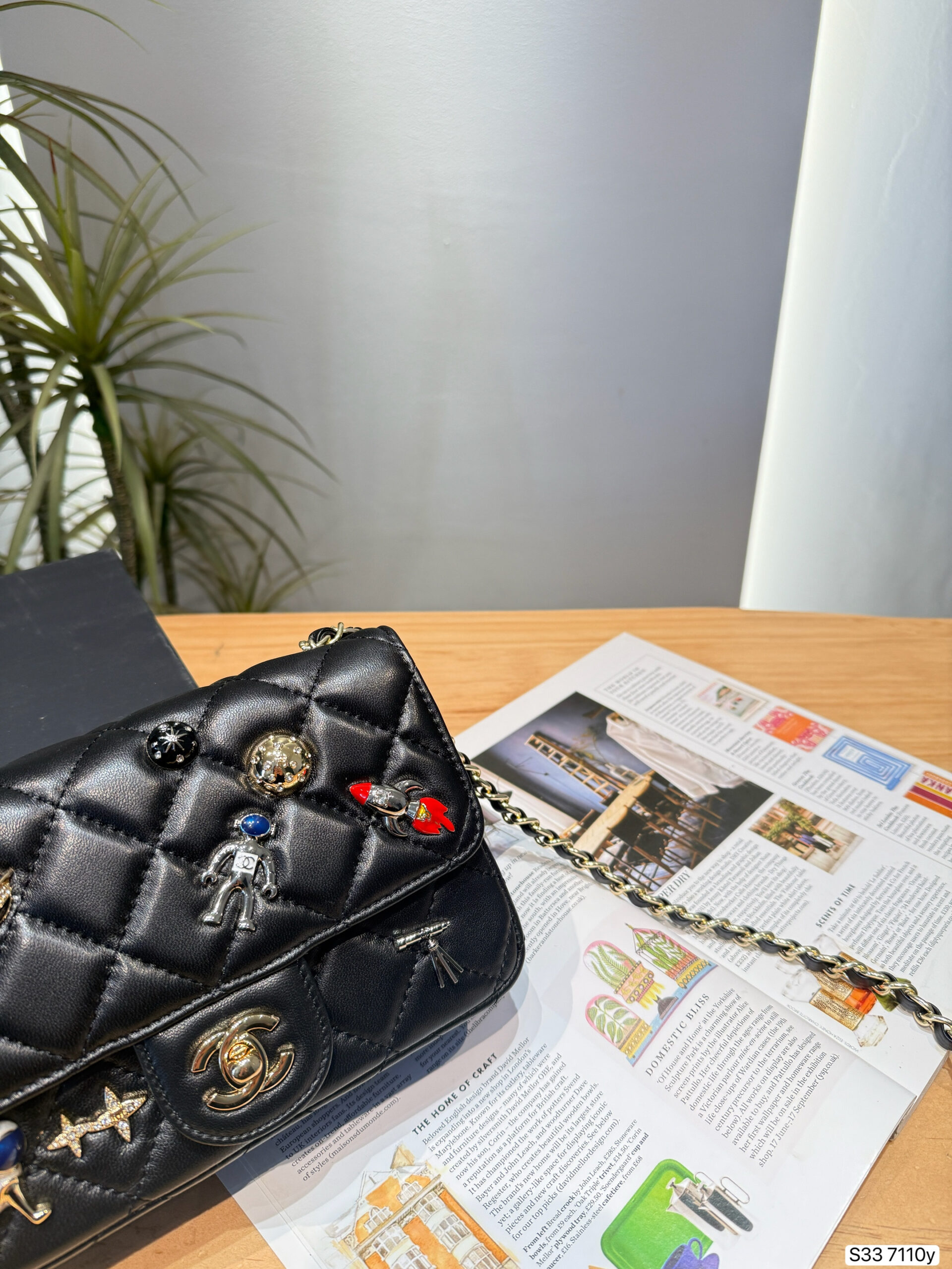 Mini Flap Bag with CC Medallion - 图片 5