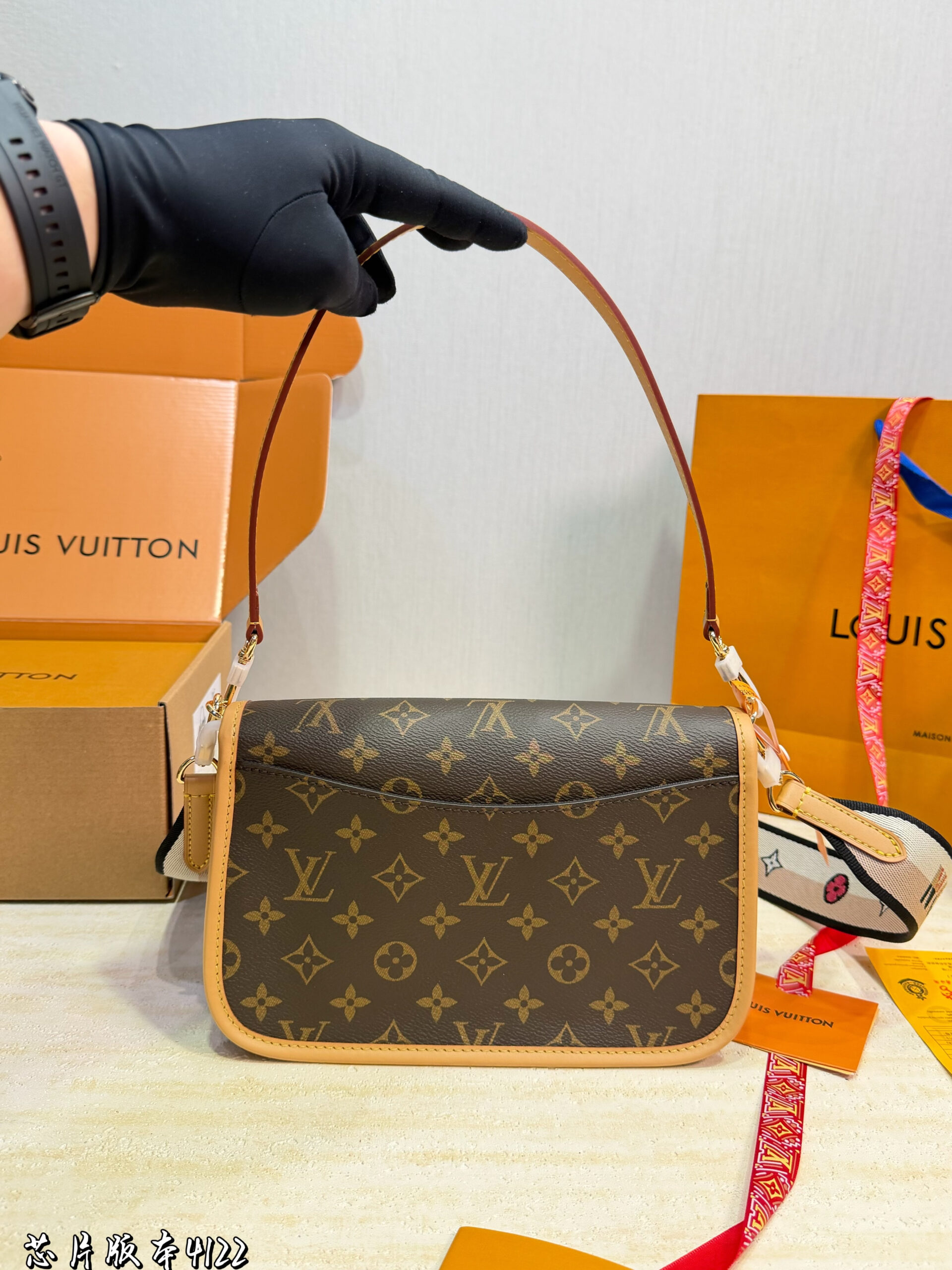 LV Diane Baguette Bag - 图片 10
