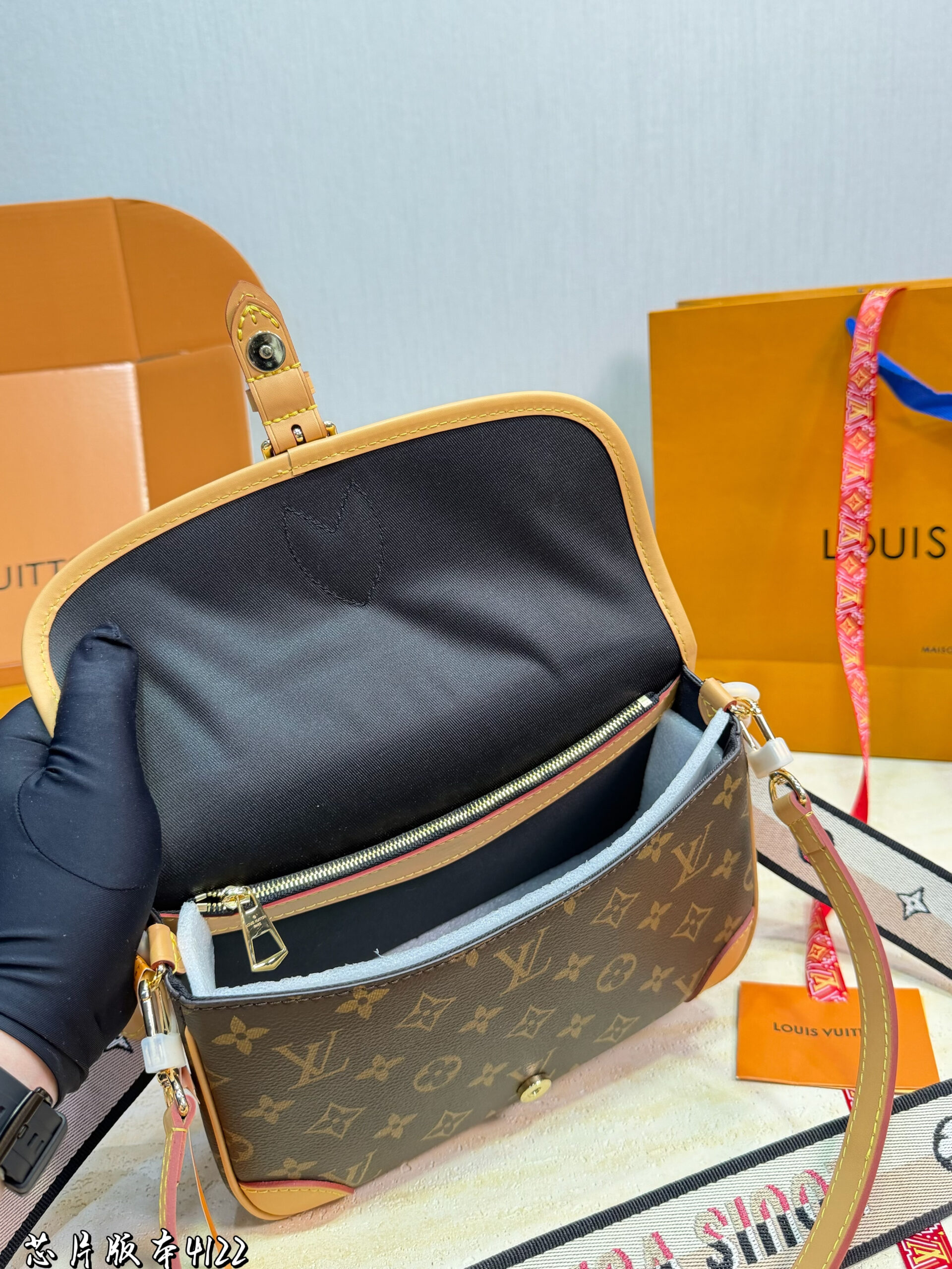 LV Diane Baguette Bag - 图片 6
